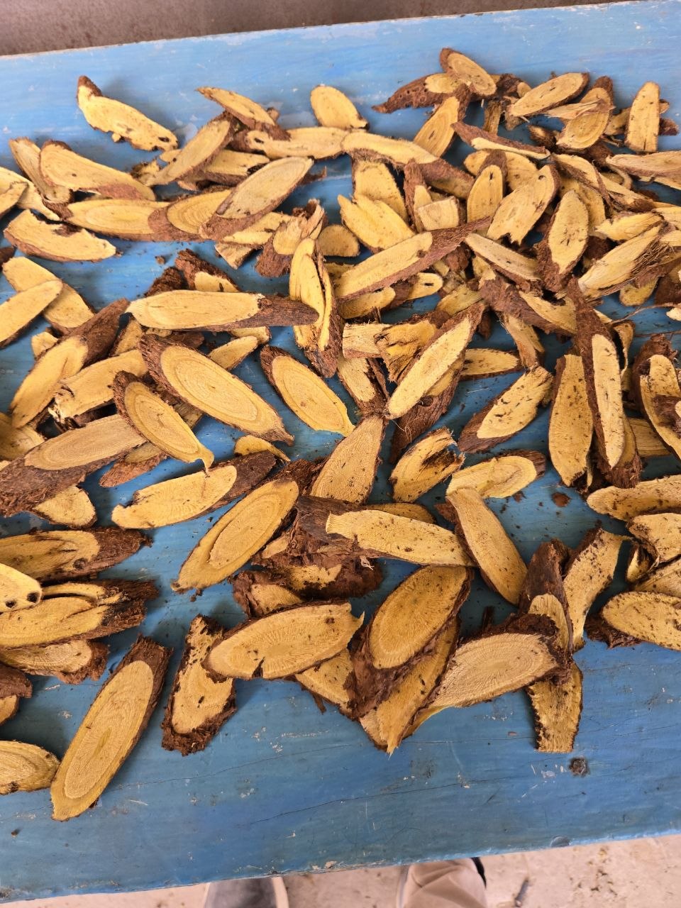 Long Licorice Root Slices, product view 1